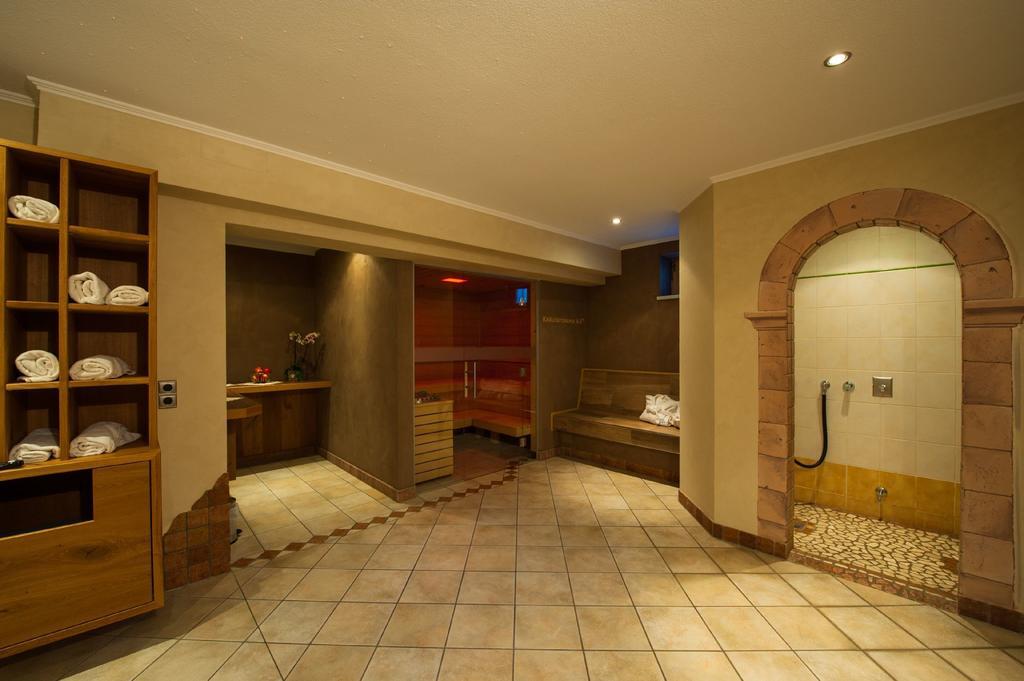 Rustika - Appartements & Spa Ehrwald Luaran gambar