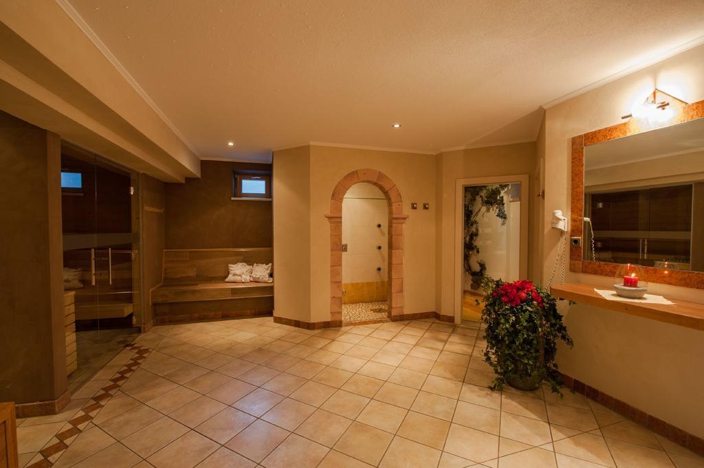 Rustika - Appartements & Spa Ehrwald Luaran gambar