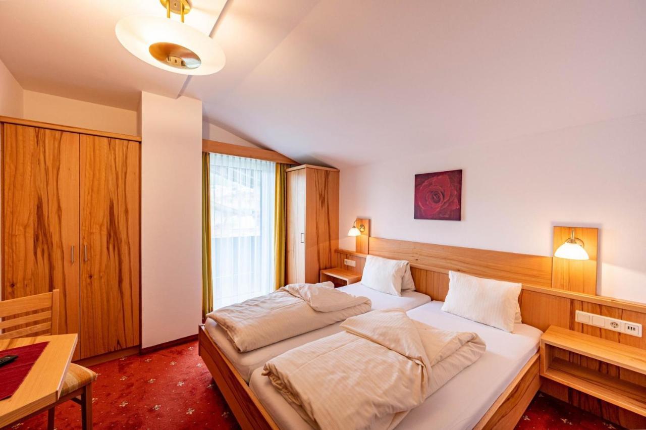Rustika - Appartements & Spa Ehrwald Luaran gambar