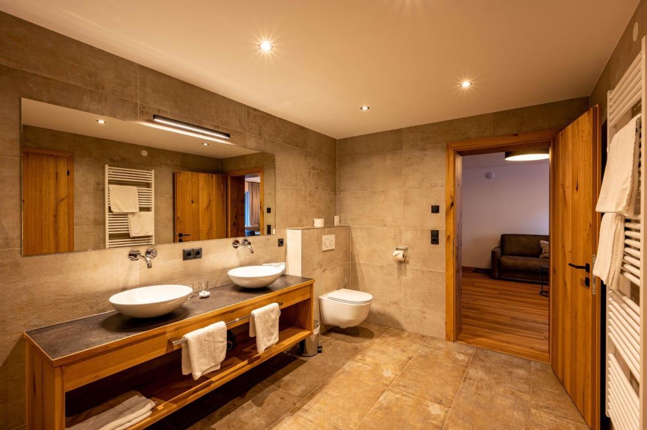 Rustika - Appartements & Spa Ehrwald Luaran gambar