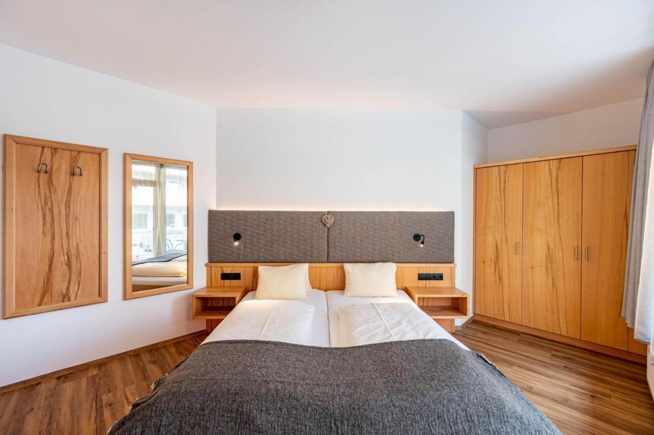 Rustika - Appartements & Spa Ehrwald Luaran gambar