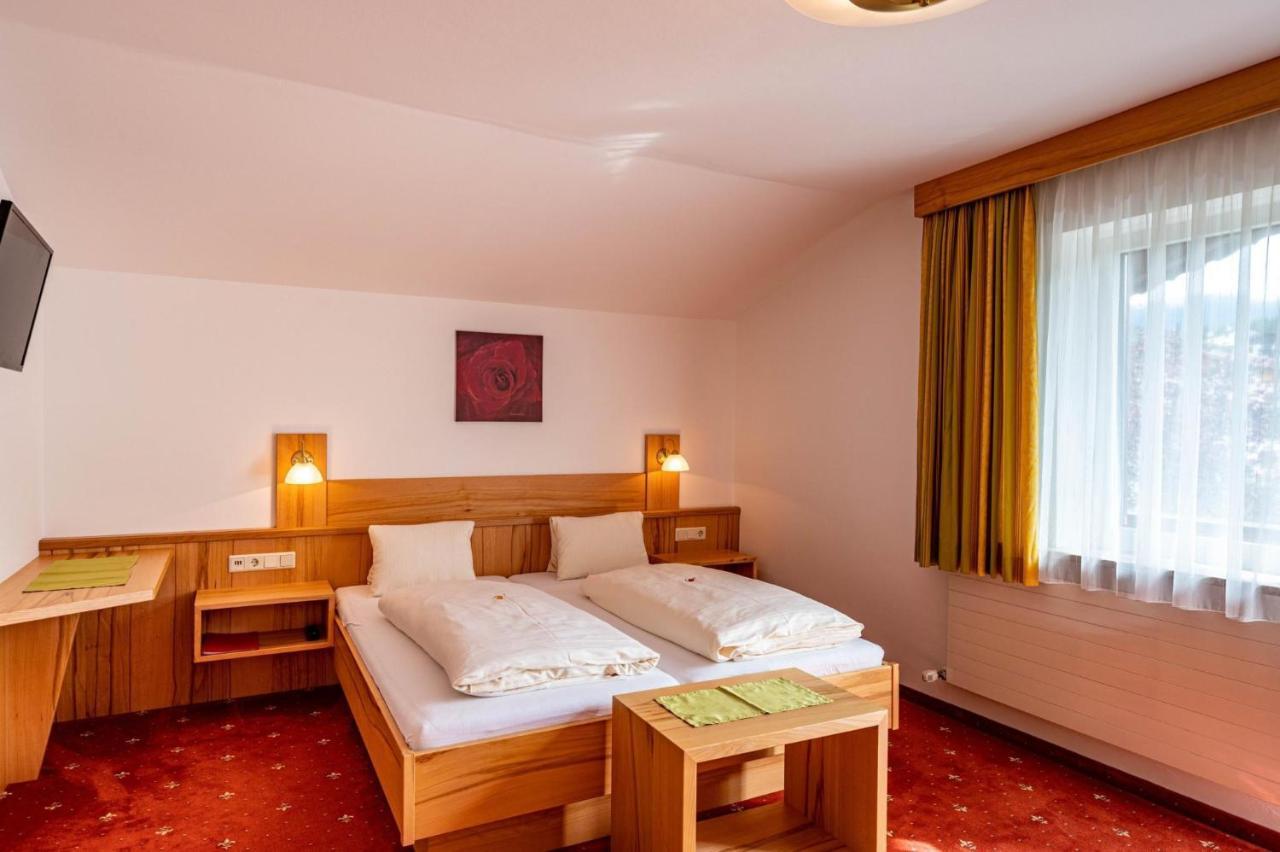 Rustika - Appartements & Spa Ehrwald Luaran gambar