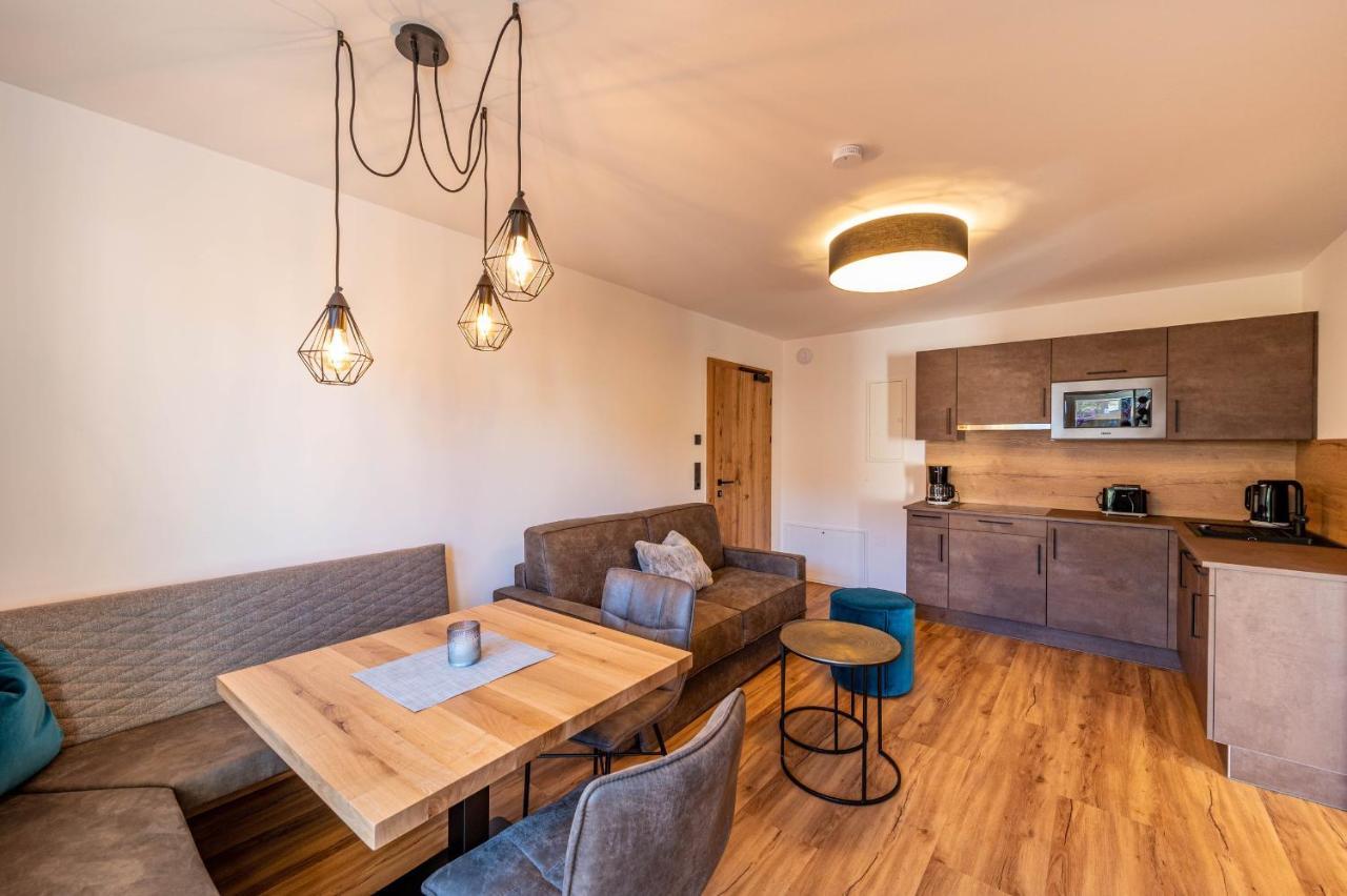 Rustika - Appartements & Spa Ehrwald Luaran gambar