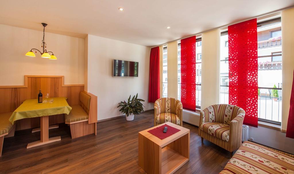 Rustika - Appartements & Spa Ehrwald Luaran gambar