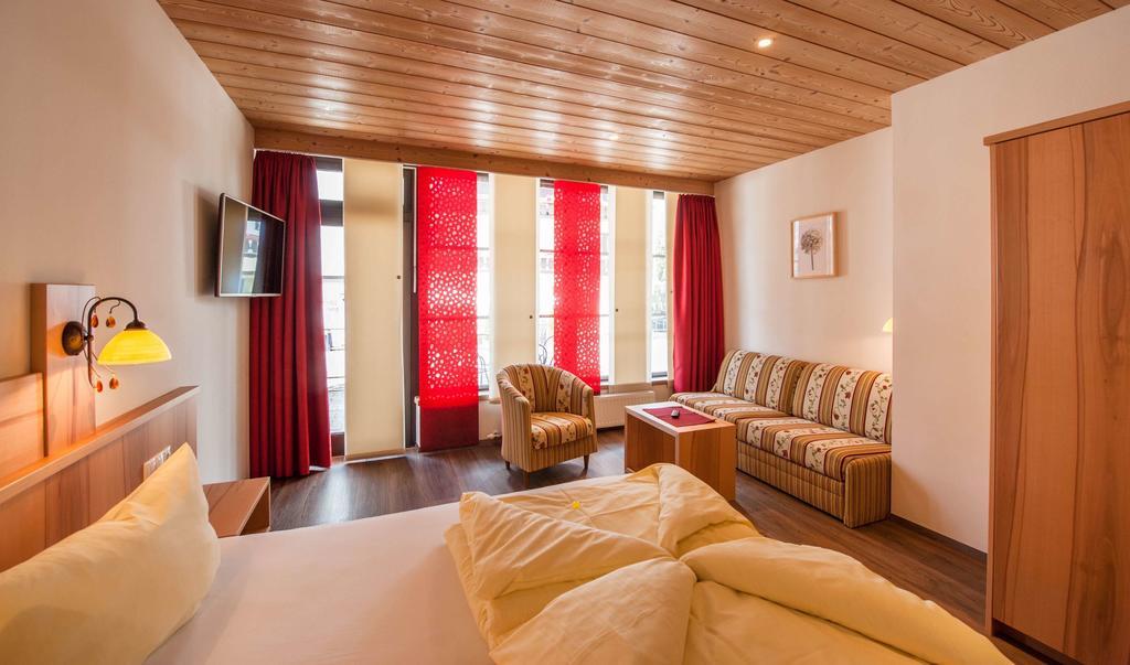 Rustika - Appartements & Spa Ehrwald Luaran gambar