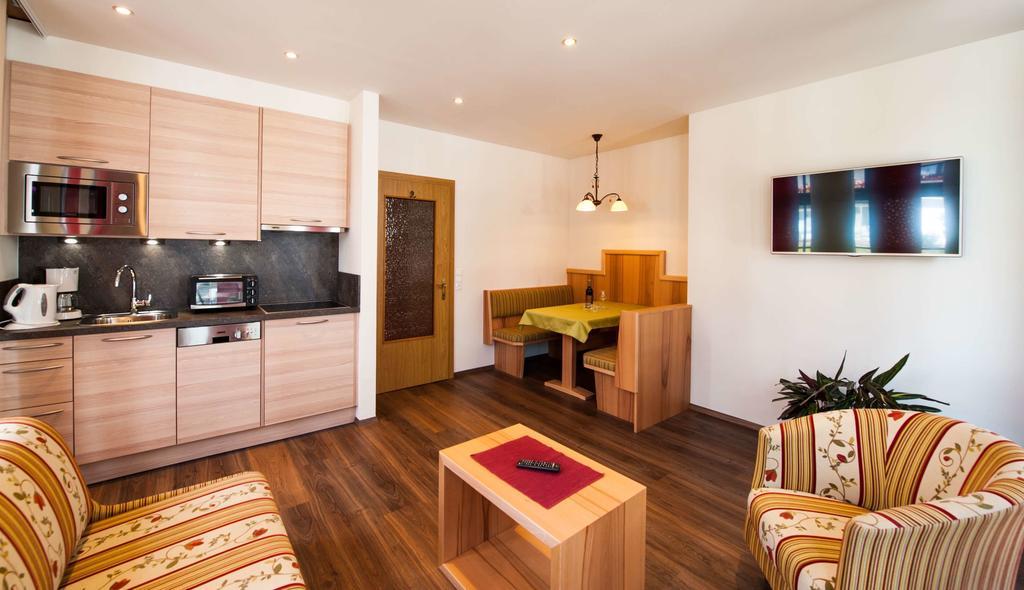 Rustika - Appartements & Spa Ehrwald Luaran gambar