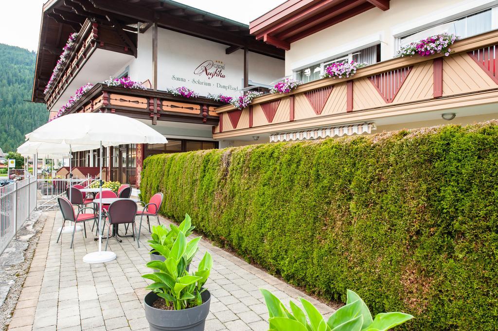 Rustika - Appartements & Spa Ehrwald Luaran gambar