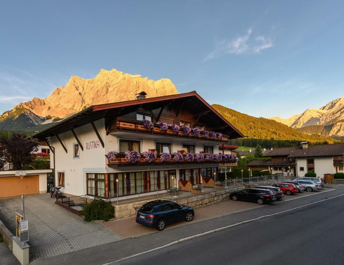 Rustika - Appartements & Spa Ehrwald Luaran gambar