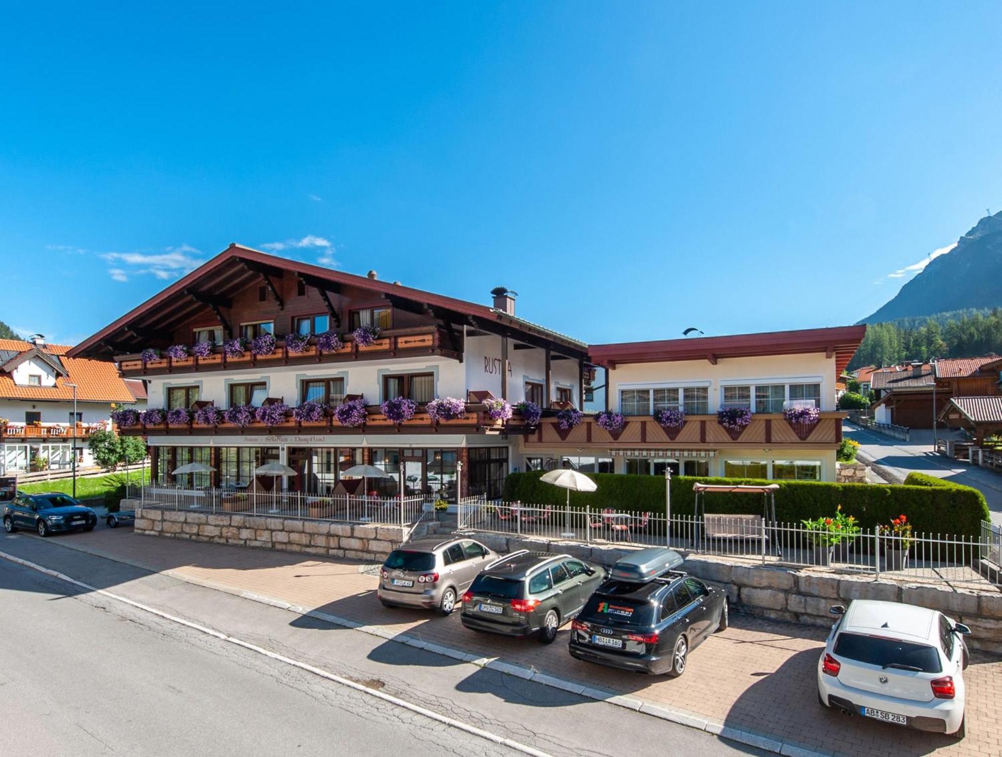 Rustika - Appartements & Spa Ehrwald Luaran gambar